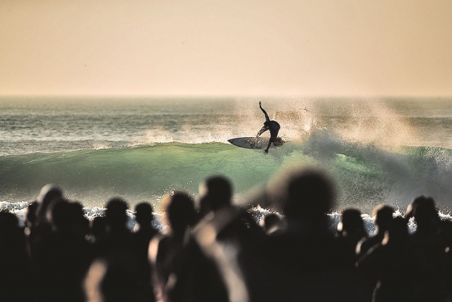 Another great Lip-ride by Gabriel Medina