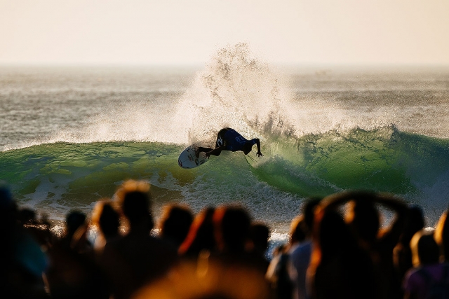 Gabriel Medina's Surf always impersonate the crowd